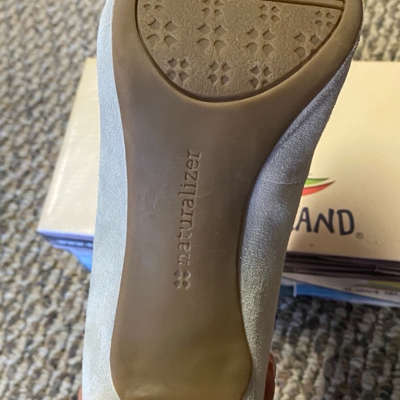 Shoes - Picture 6 of 6